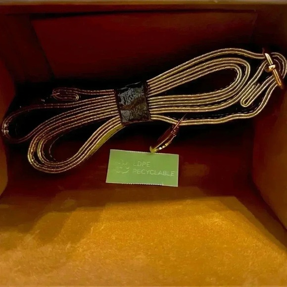 VERANO HILL ACRYLIC BOX HANDBAG
CLUTCH/SHOULDER/CROSSBODY
NEW - Picture 6 of 6